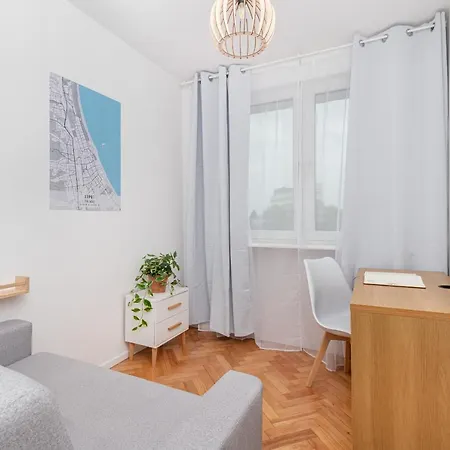 Cosy For 5 Guests Wrzeszcz By Renters شقة *